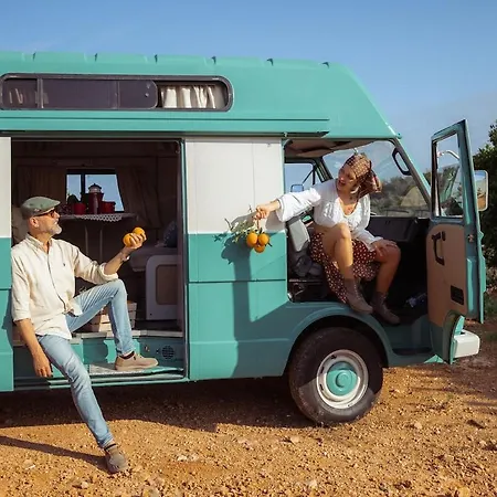 Campo de lujo Rent A Vw Lt31 Camper With Blue Classics Portimão